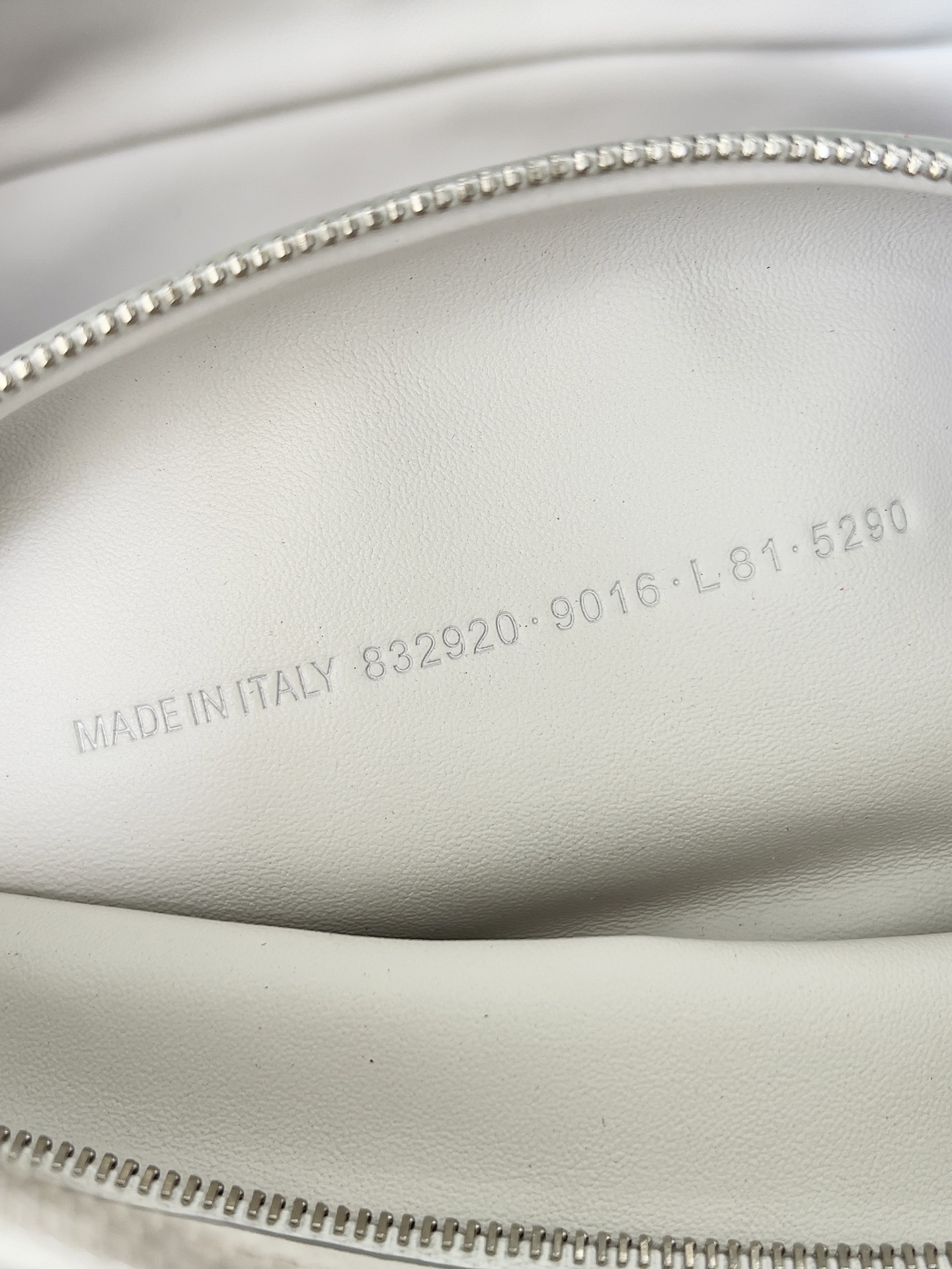 Ba1en*iaga Carrie Bag-30.9*11.9*11.9CM