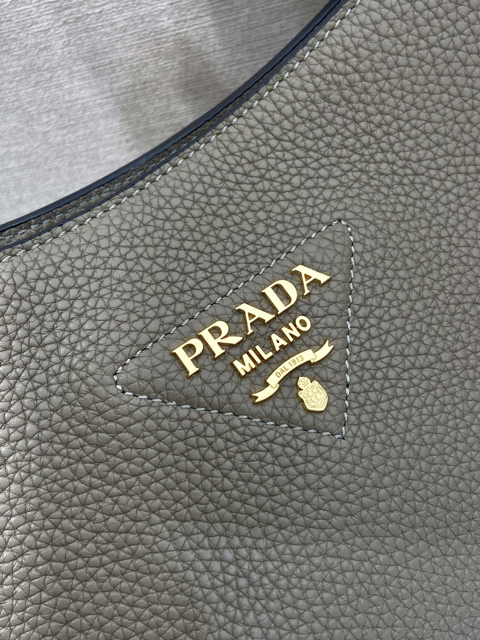 Pra*a 1BC073 Tote-30*28*12CM