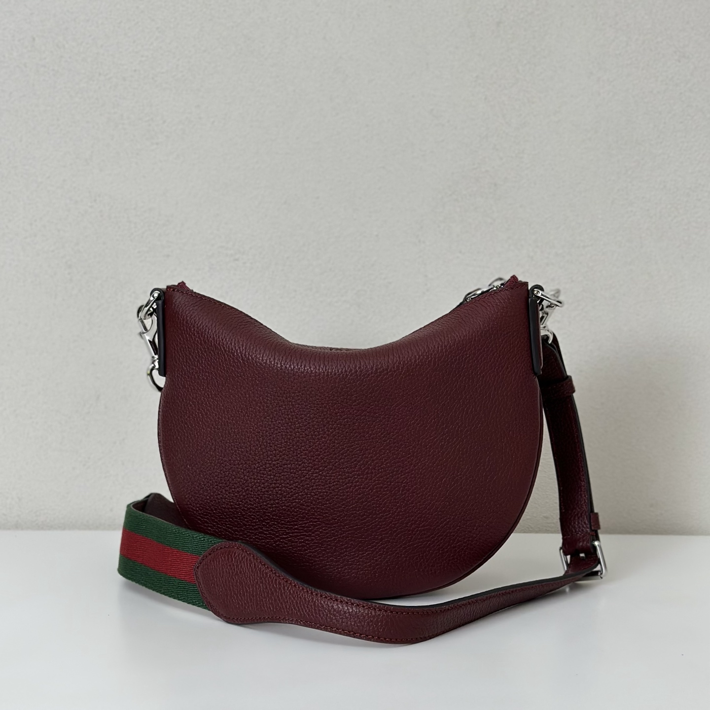 Gvc*1 G Body Leather Bag-23*18.5*2CM