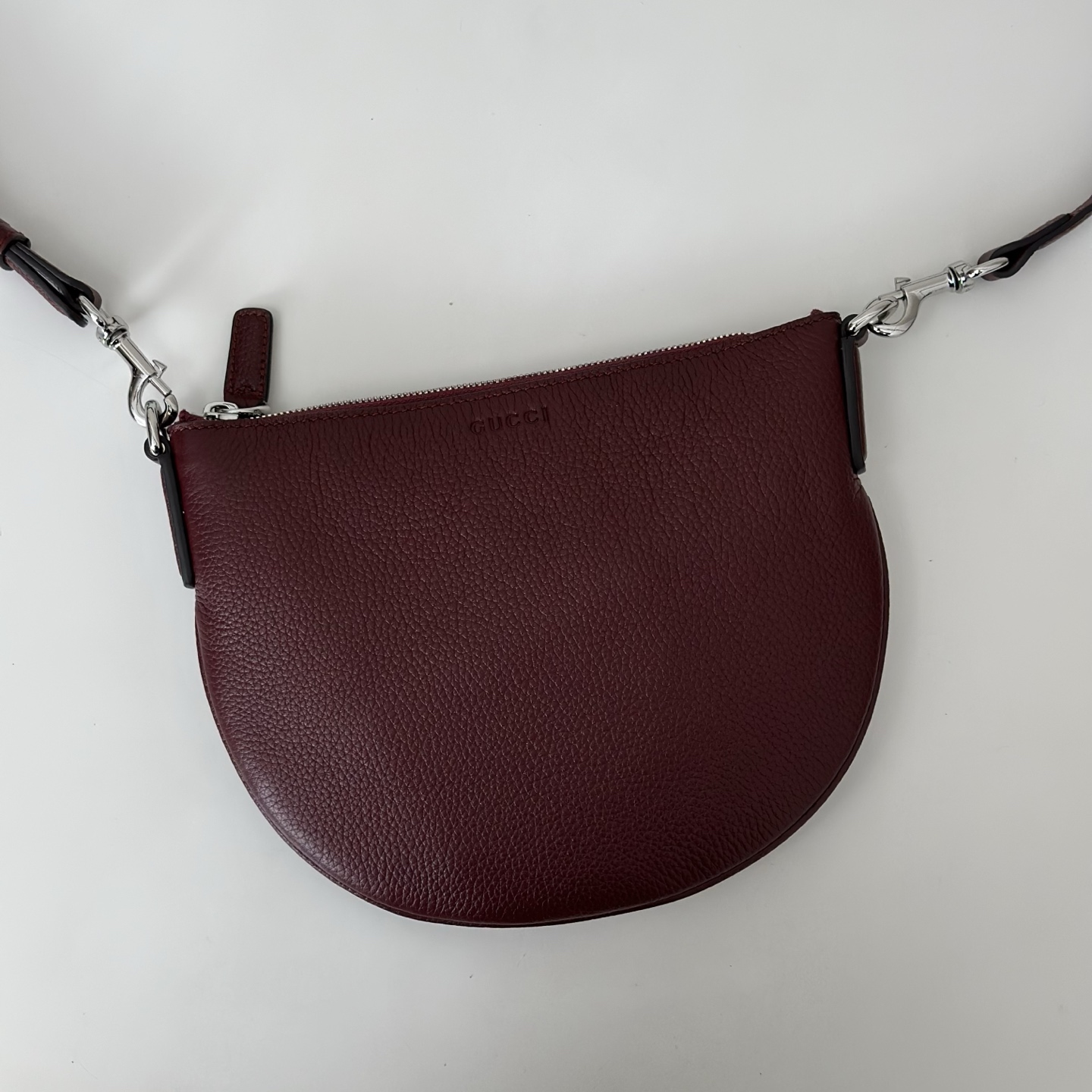 Gvc*1 G Body Leather Bag-23*18.5*2CM