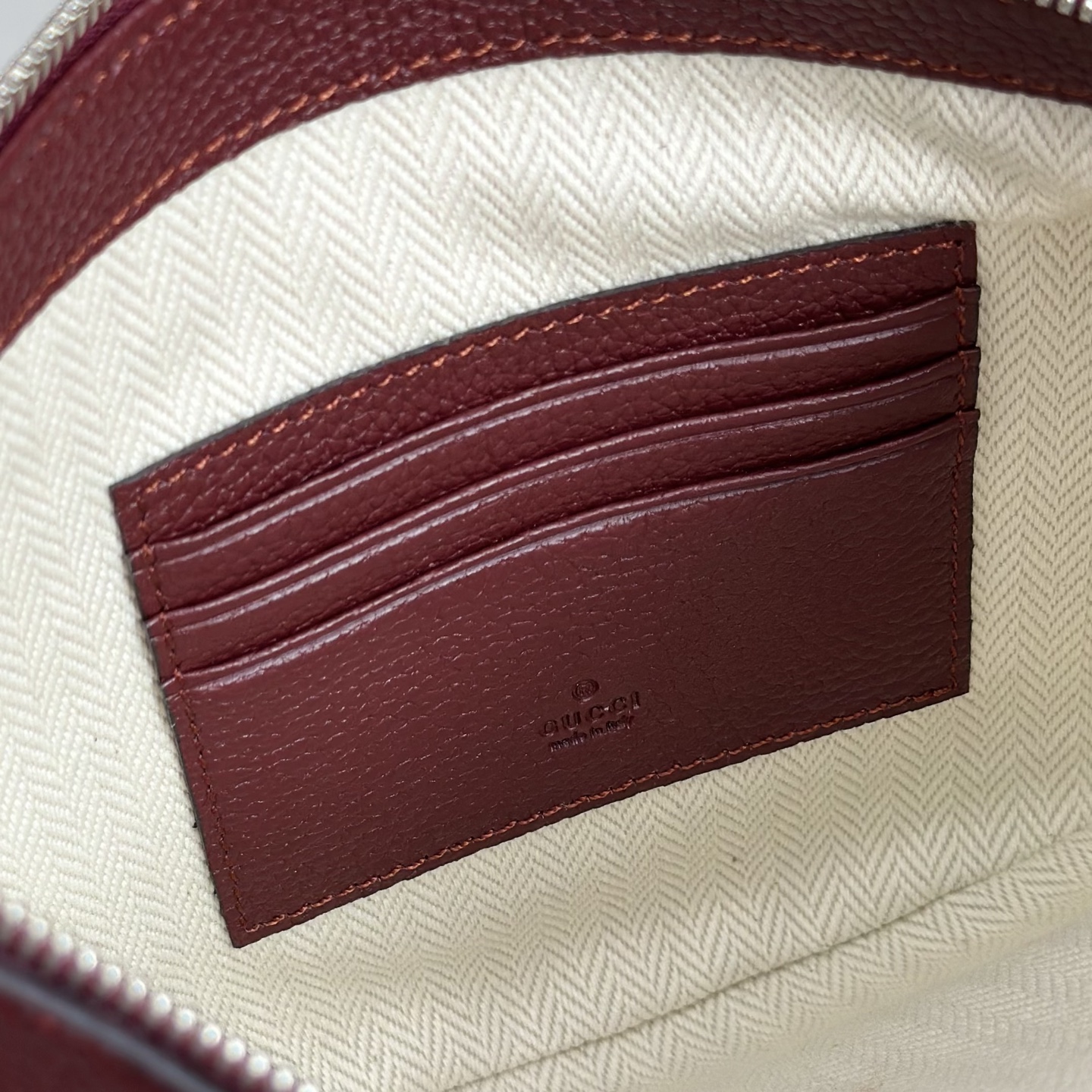 Gvc*1 G Body Leather Bag-23*18.5*2CM