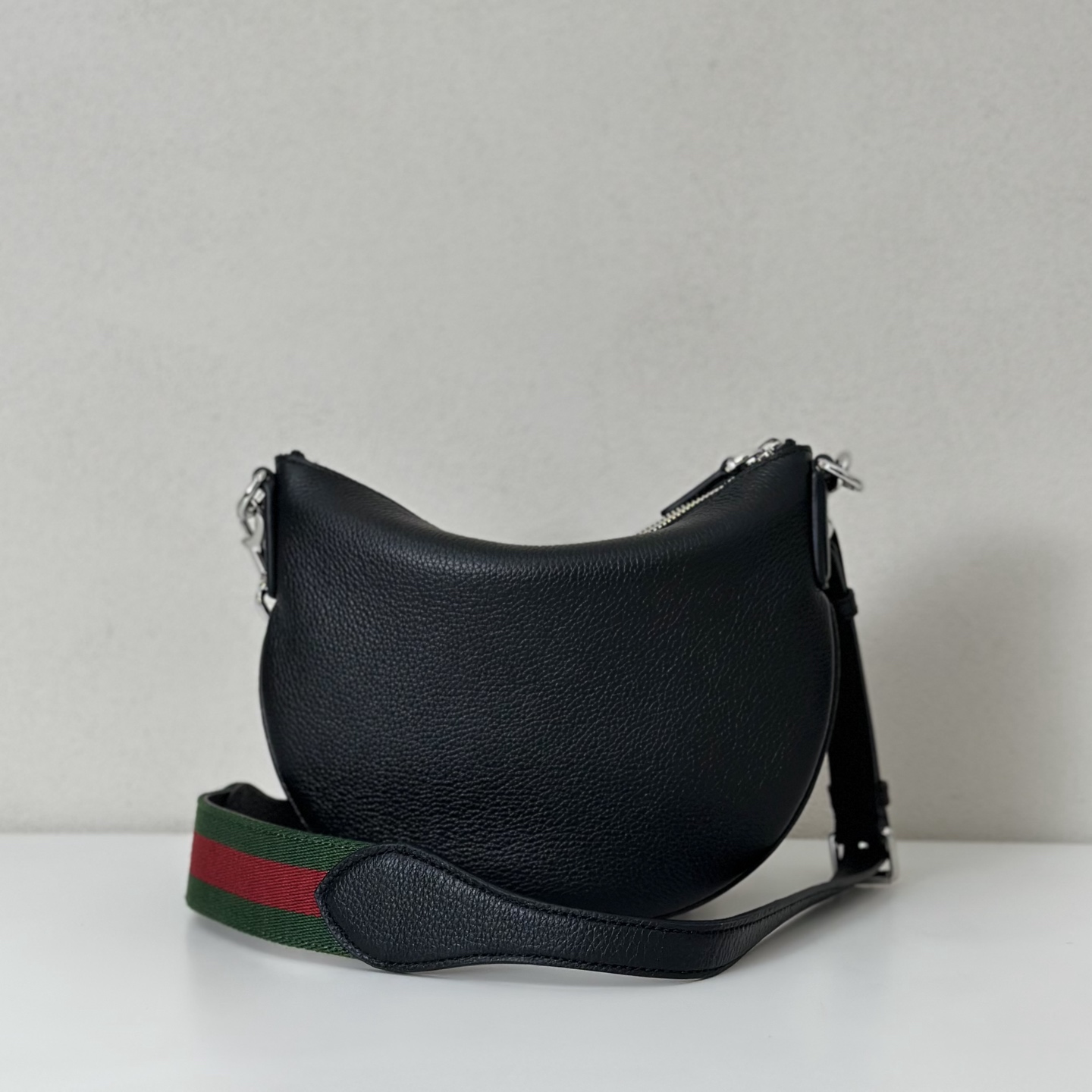 Gvc*1 G Body Leather Bag-23*18.5*2CM