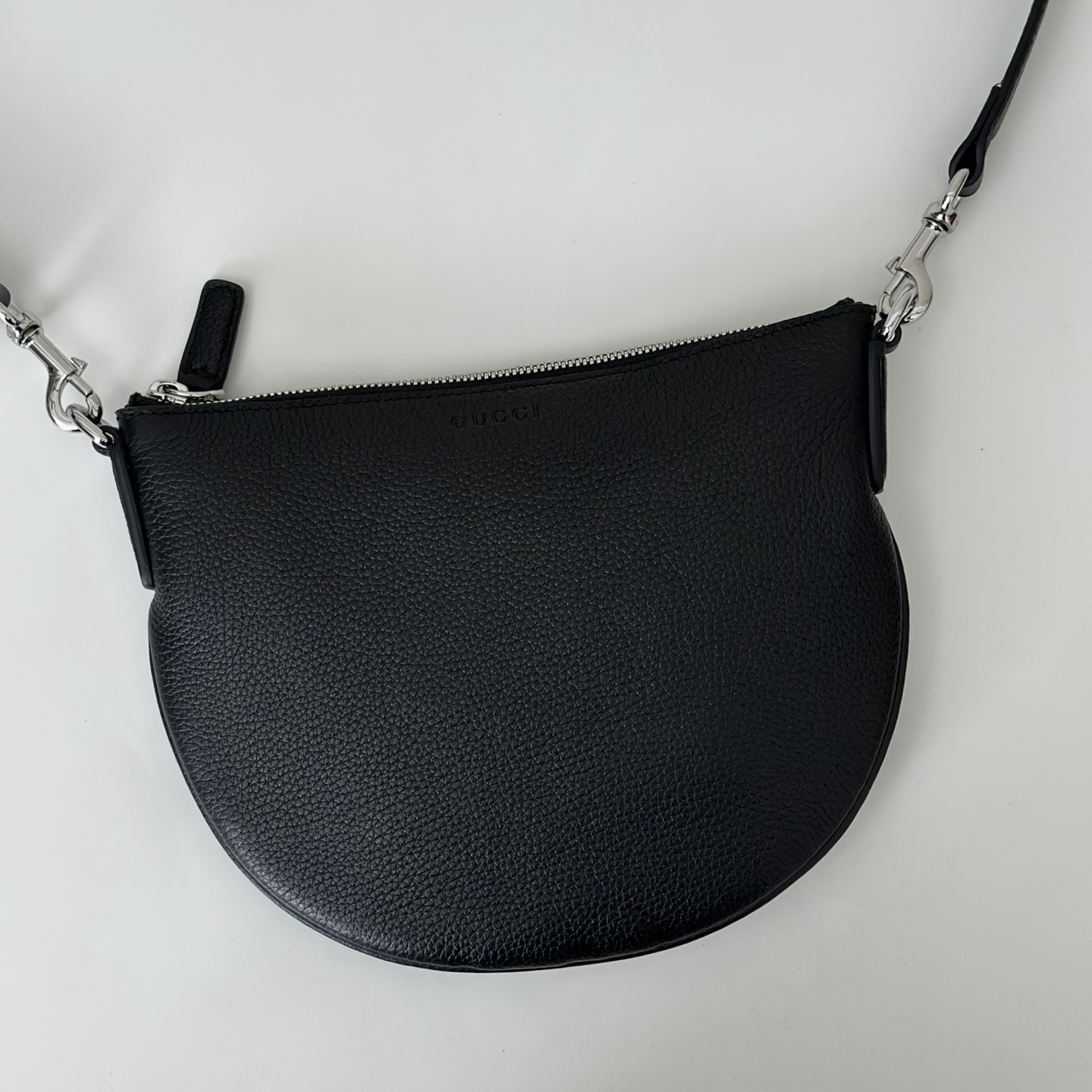 Gvc*1 G Body Leather Bag-23*18.5*2CM