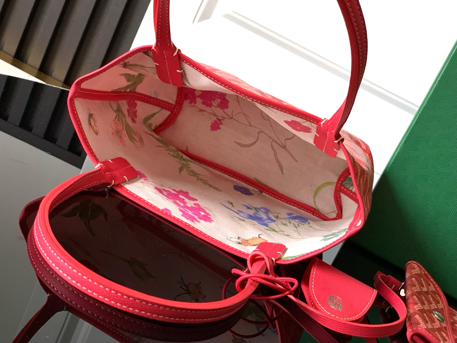 G09ard Anjou Mini Handbags-20*10*20CM