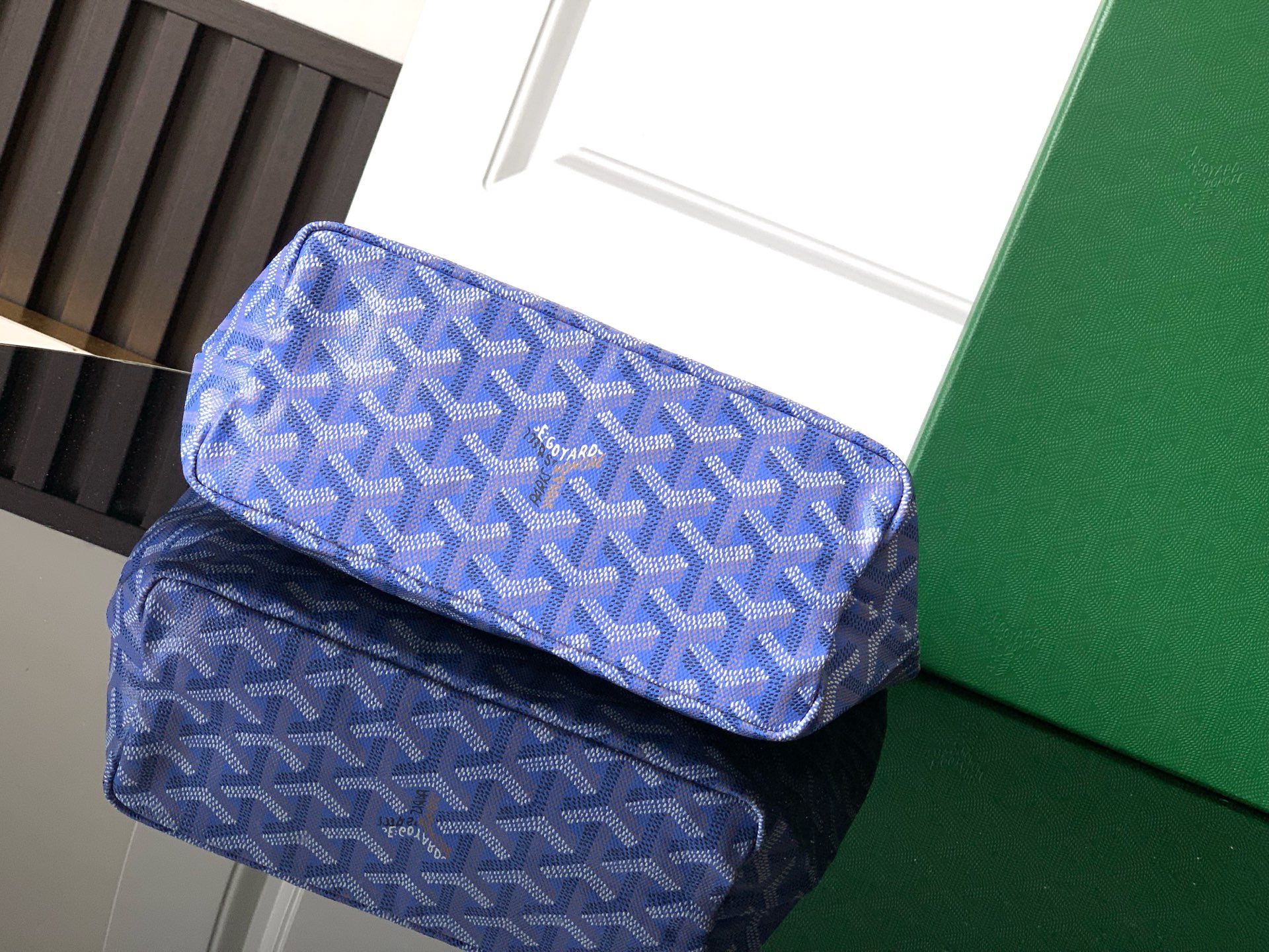 G09ard Anjou Mini Handbags-20*10*20CM