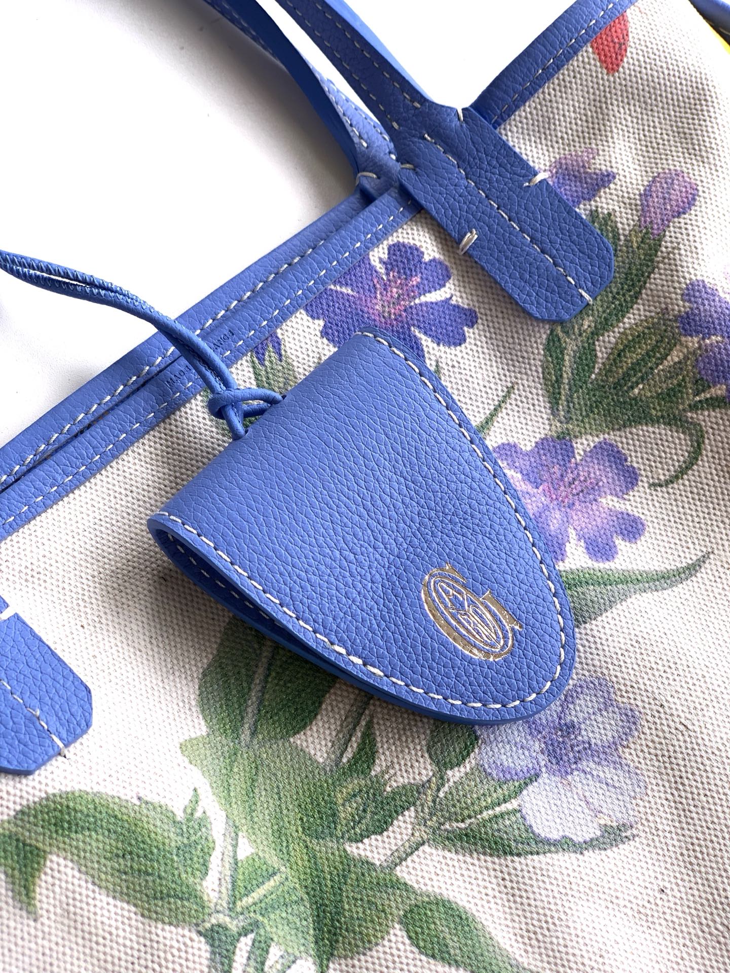 G09ard Anjou Mini Handbags-20*10*20CM