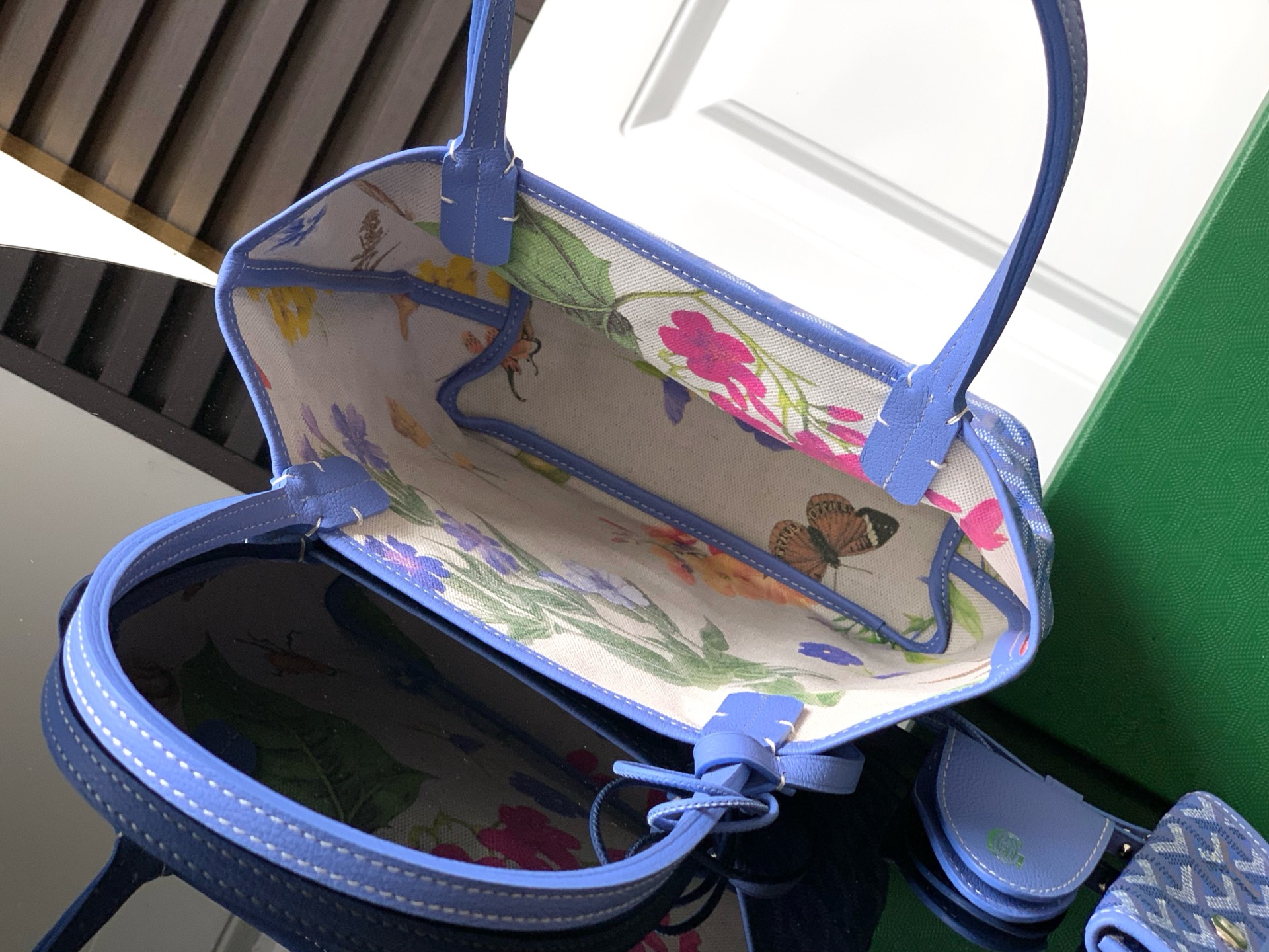G09ard Anjou Mini Handbags-20*10*20CM