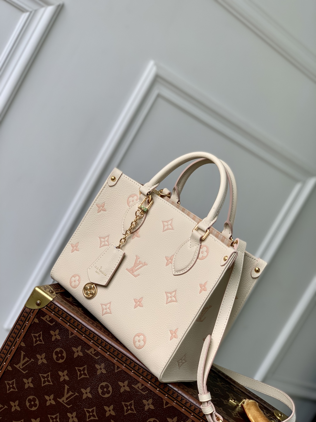 L0vis Vvtt0n OnTheGo Monogram Bold Handbag-M14576-19 x 11.5 x 25CM
