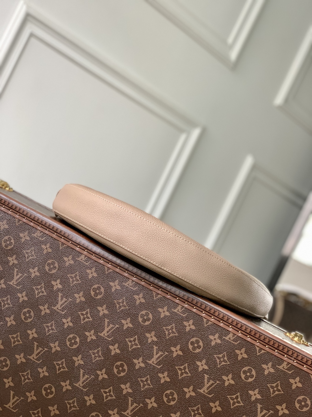 L0vis Vvtt0n Low Key Cookie Bag-M14417-26 x 5 x 32CM