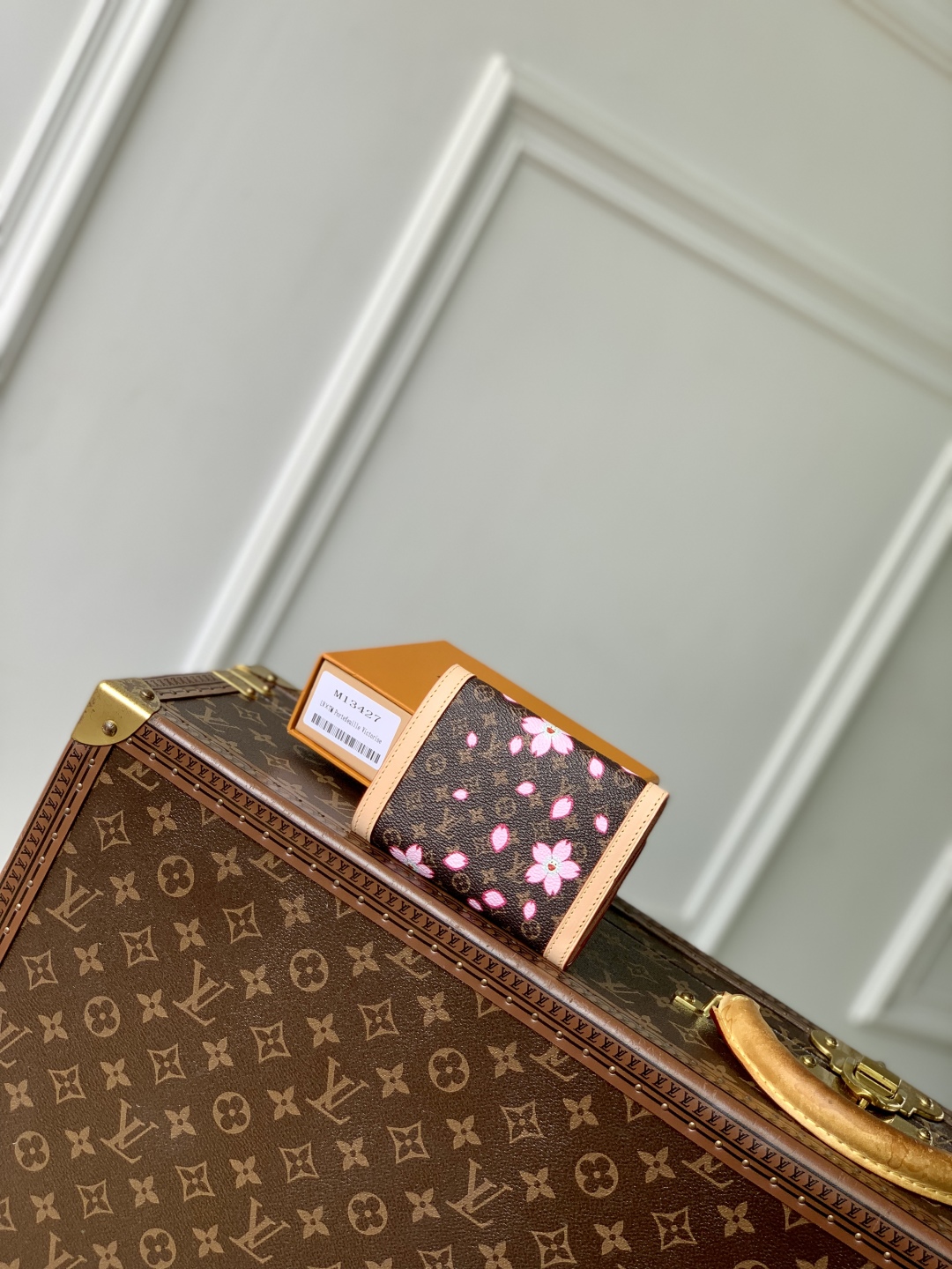 l0vis Vvtt0n x murakam wallet-12 x 9.5 x 2.5cm