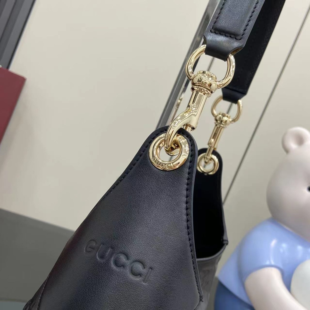 Gvc*1 Body Shoulder Bag-42*36*2CM