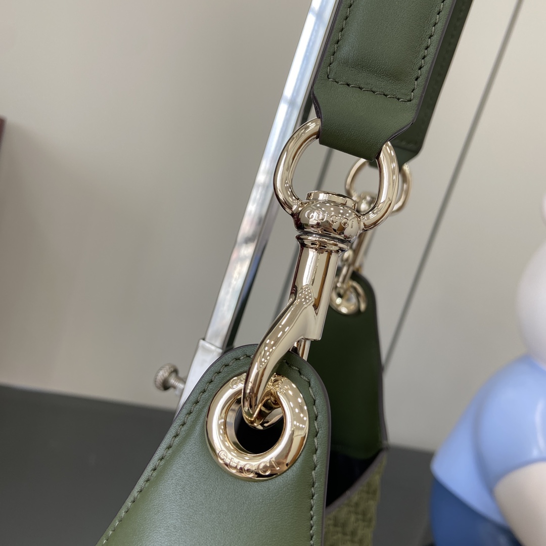 Gvc*1 Body Shoulder Bag-42*36*2CM