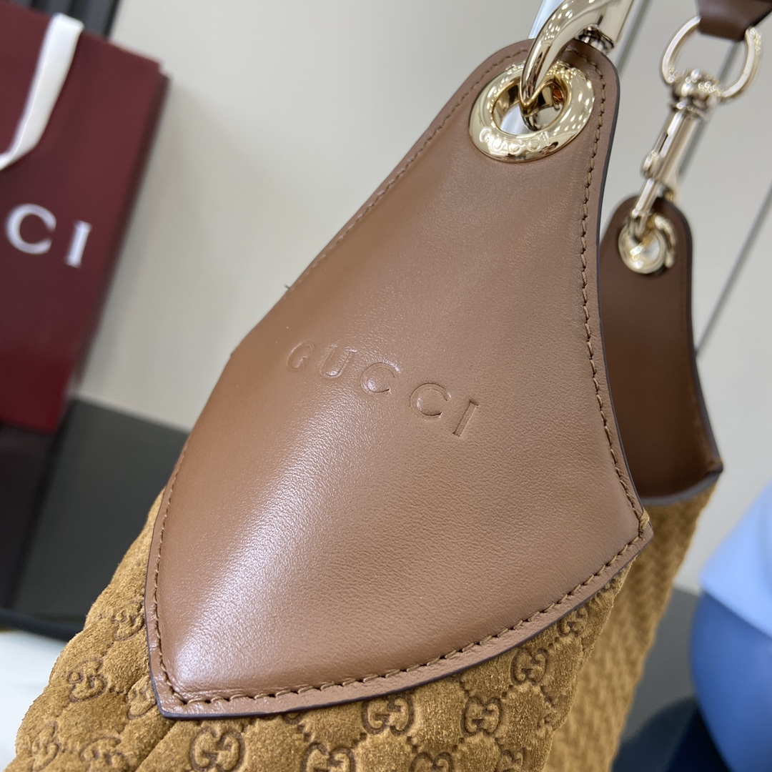 Gvc*1 Body Shoulder Bag-42*36*2CM