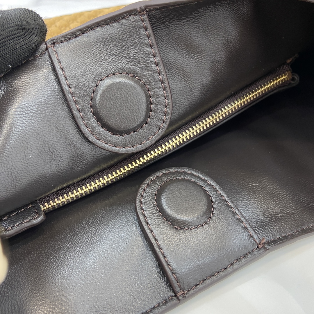 Gvc*1 Body Shoulder Bag-42*36*2CM