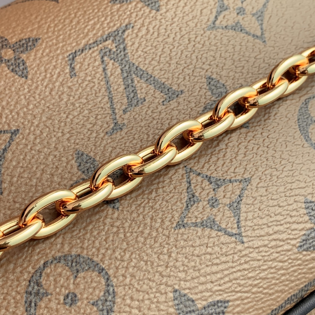 L0vis Vvtt0n Wallet on Chain Ivy-23.5 x 12 x 4.3CM
