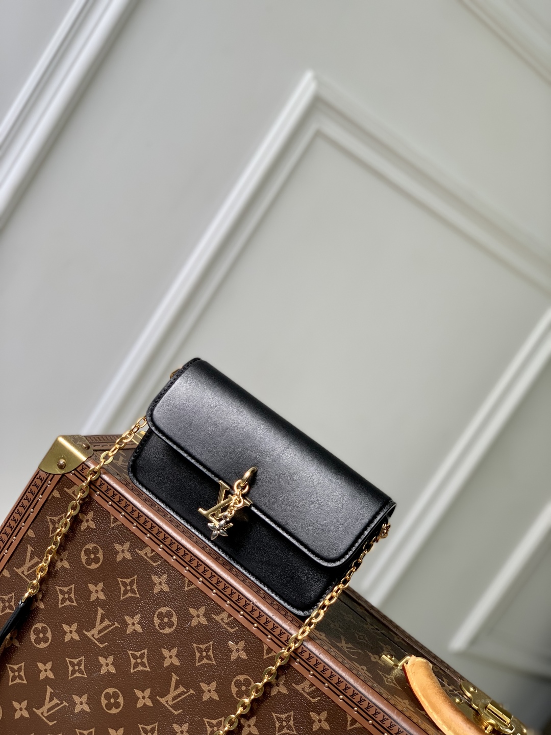 L0vis Vuitt*n Bloom Wallet On Chain Bag -M14851-11.5 x 4 x 20 CM