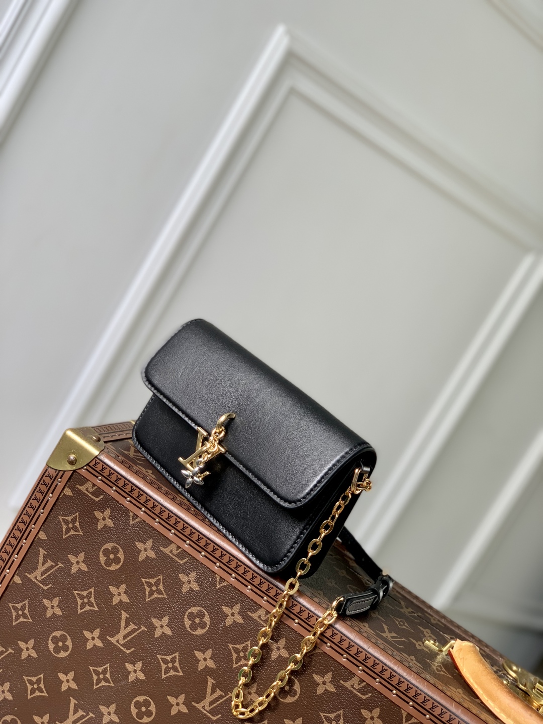 L0vis Vuitt*n Bloom Wallet On Chain Bag -M14851-11.5 x 4 x 20 CM