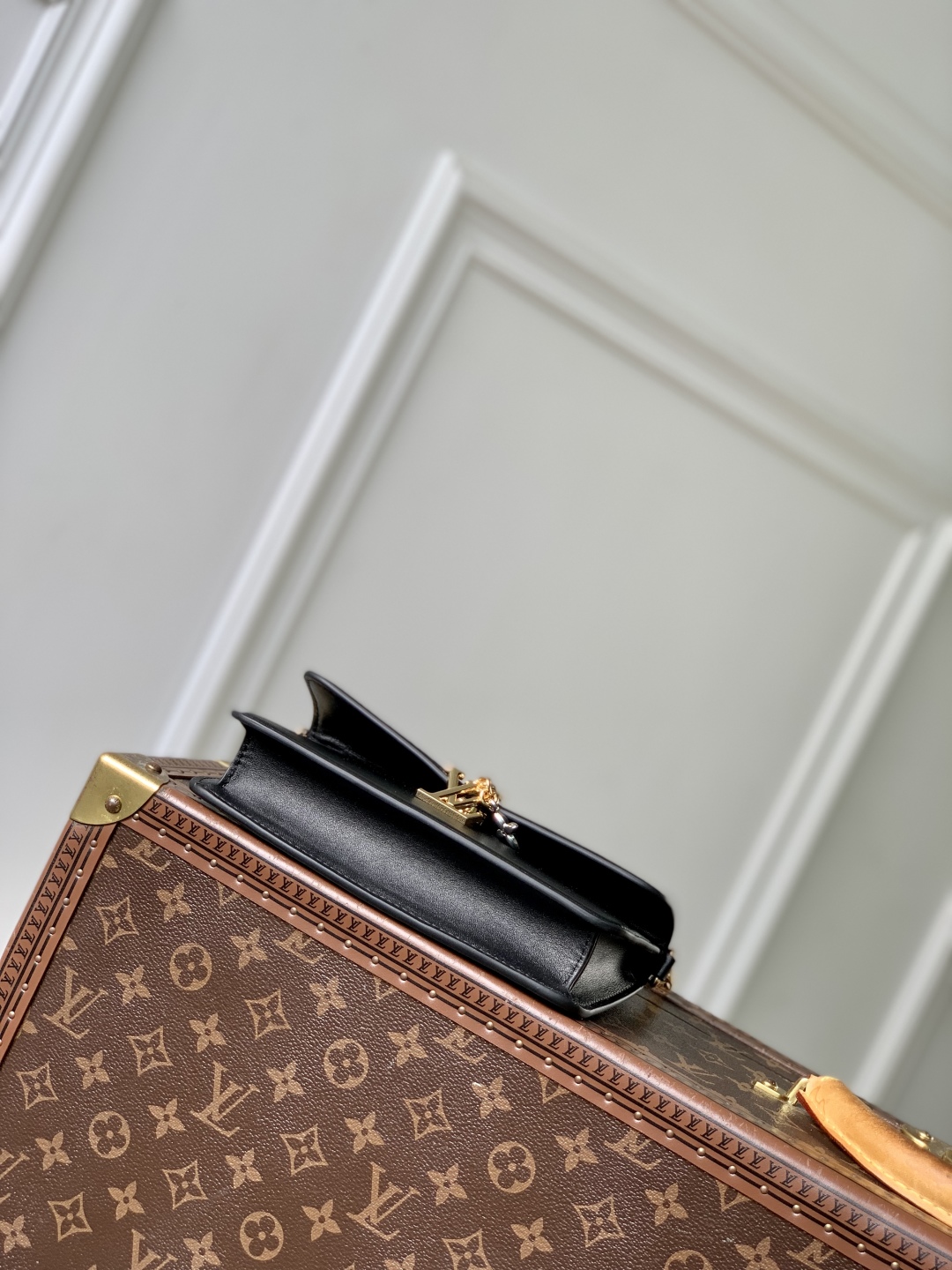 L0vis Vuitt*n Bloom Wallet On Chain Bag -M14851-11.5 x 4 x 20 CM