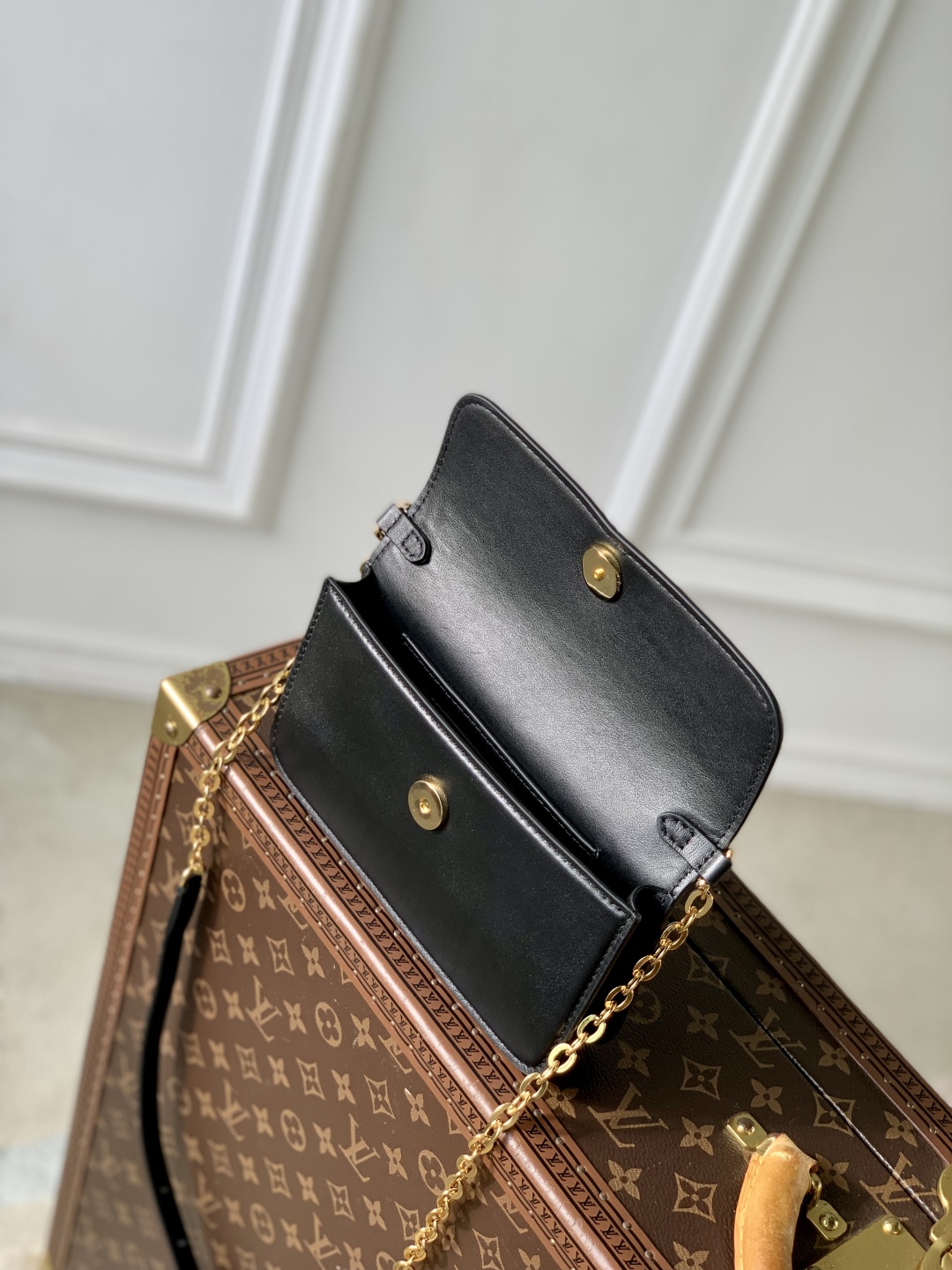 L0vis Vuitt*n Bloom Wallet On Chain Bag -M14851-11.5 x 4 x 20 CM