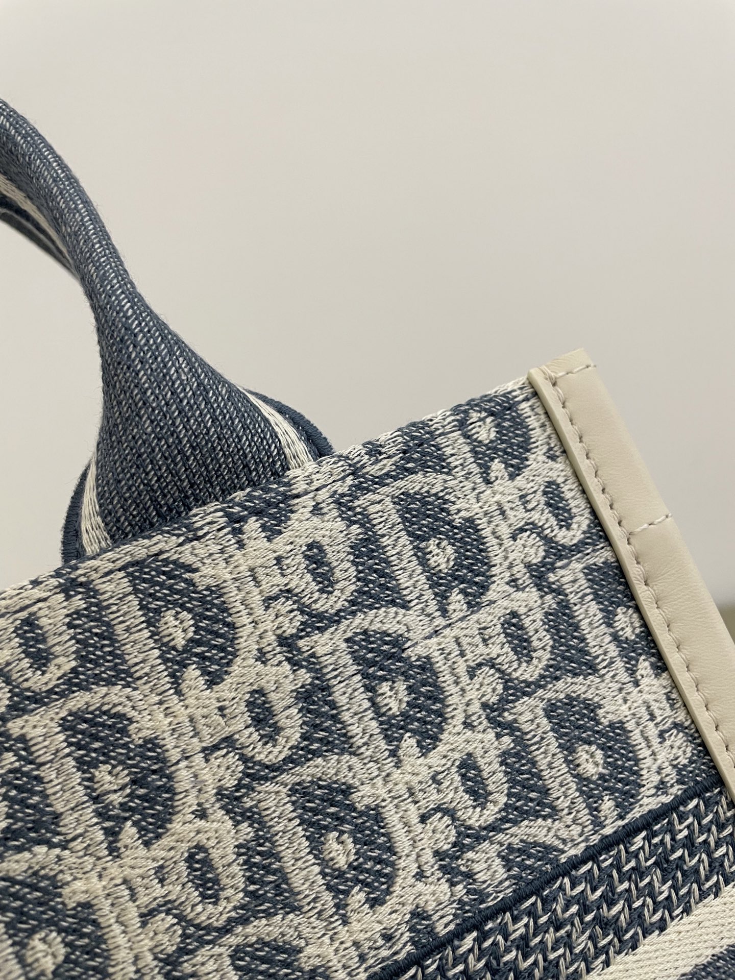Diro Small Book Tote-26*8*22CM