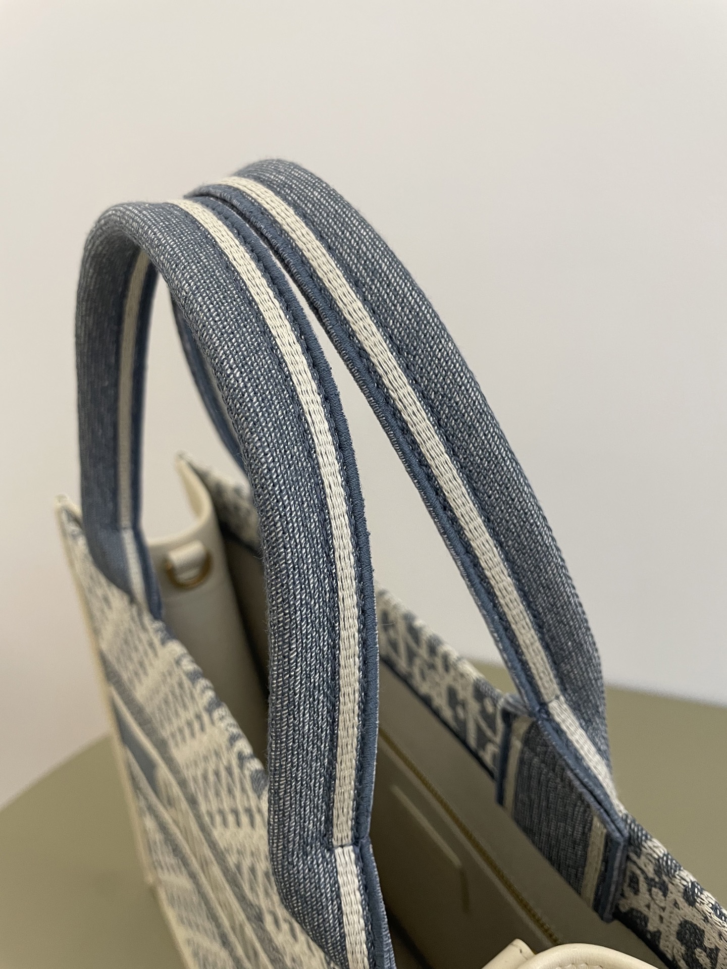 Diro Book Tote-36×16×27CM