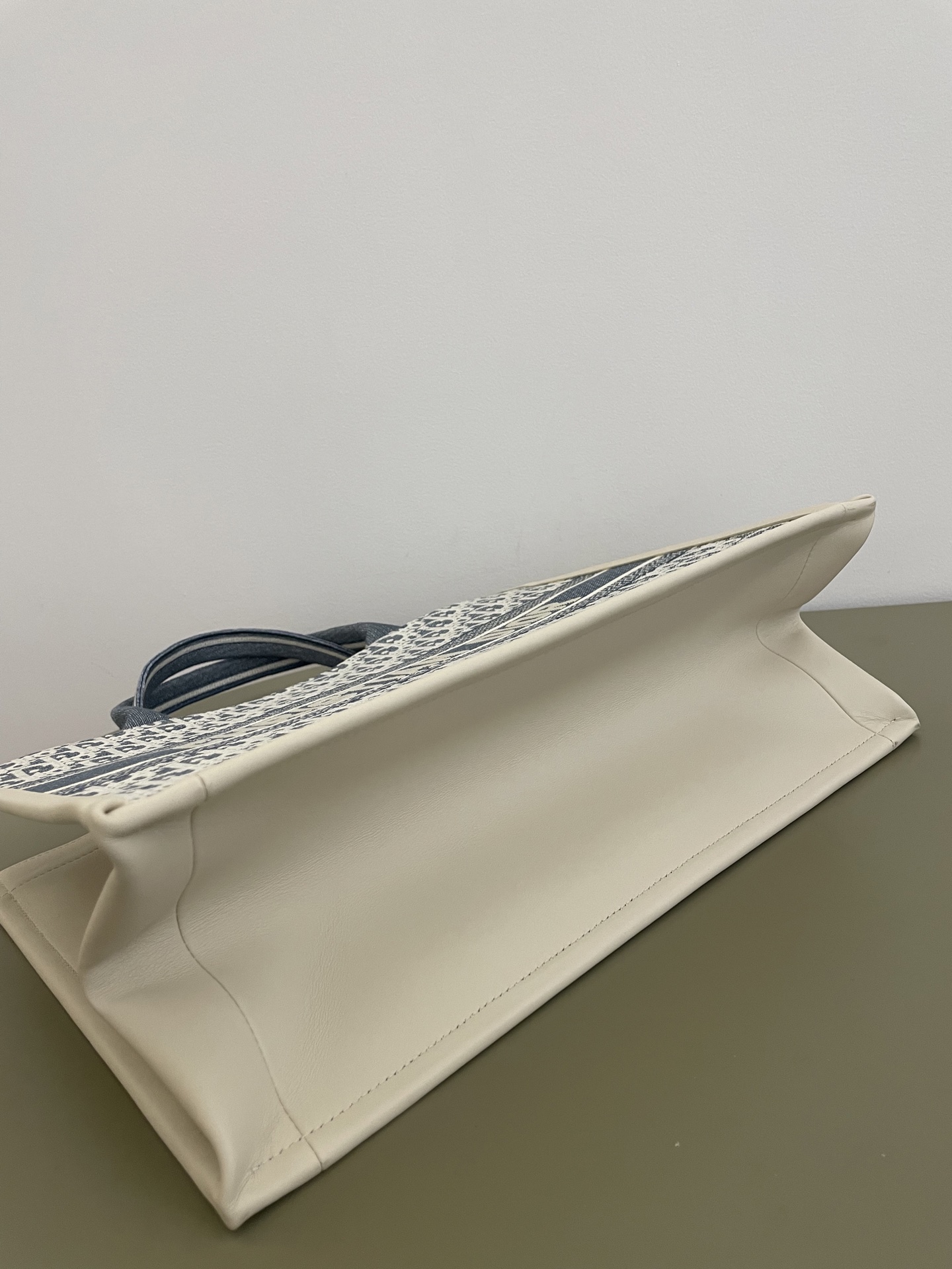 Diro Book Tote-36×16×27CM