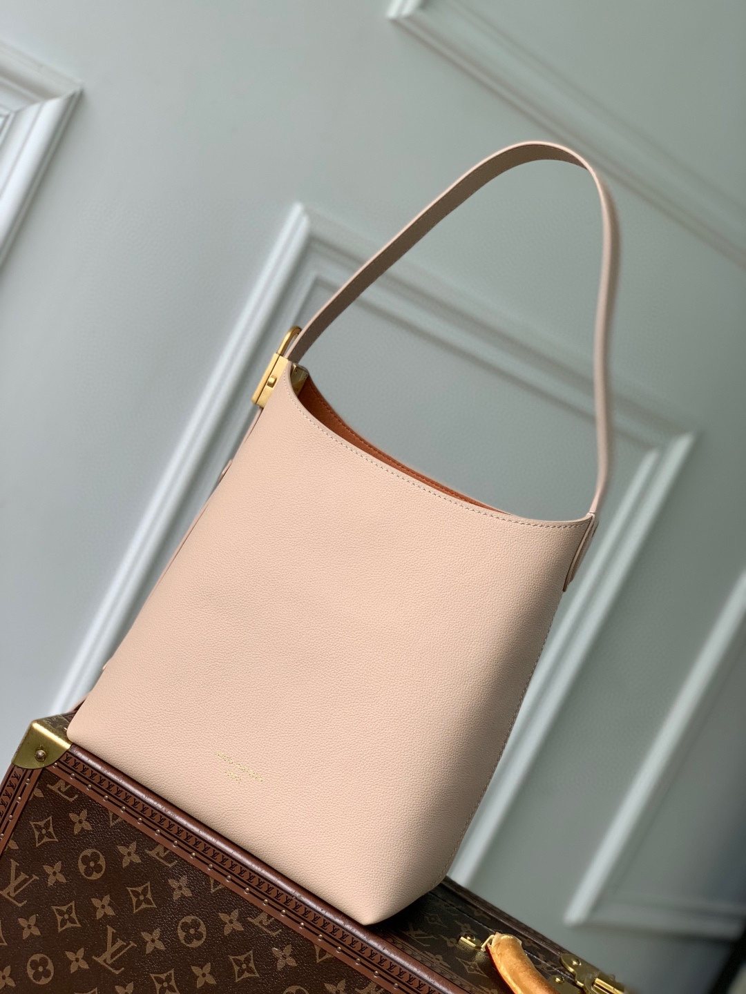 L0vis Vvtt0n Low Key Hobo-M25352-24 x 28 x 16CM