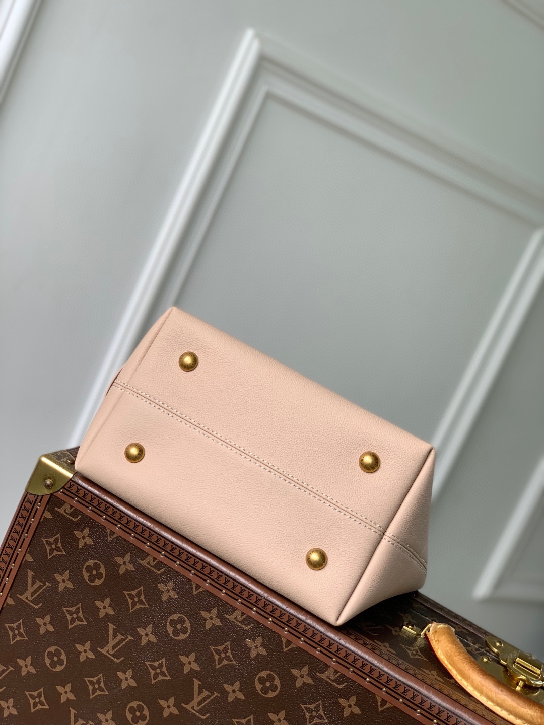 L0vis Vvtt0n Low Key Hobo-M25352-24 x 28 x 16CM