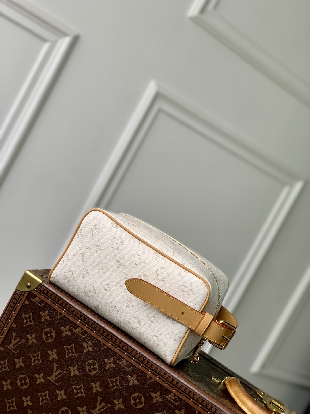 L0vis Vvtt0n Locker Dopp Kit Pouch -23 x 13 x 12CM