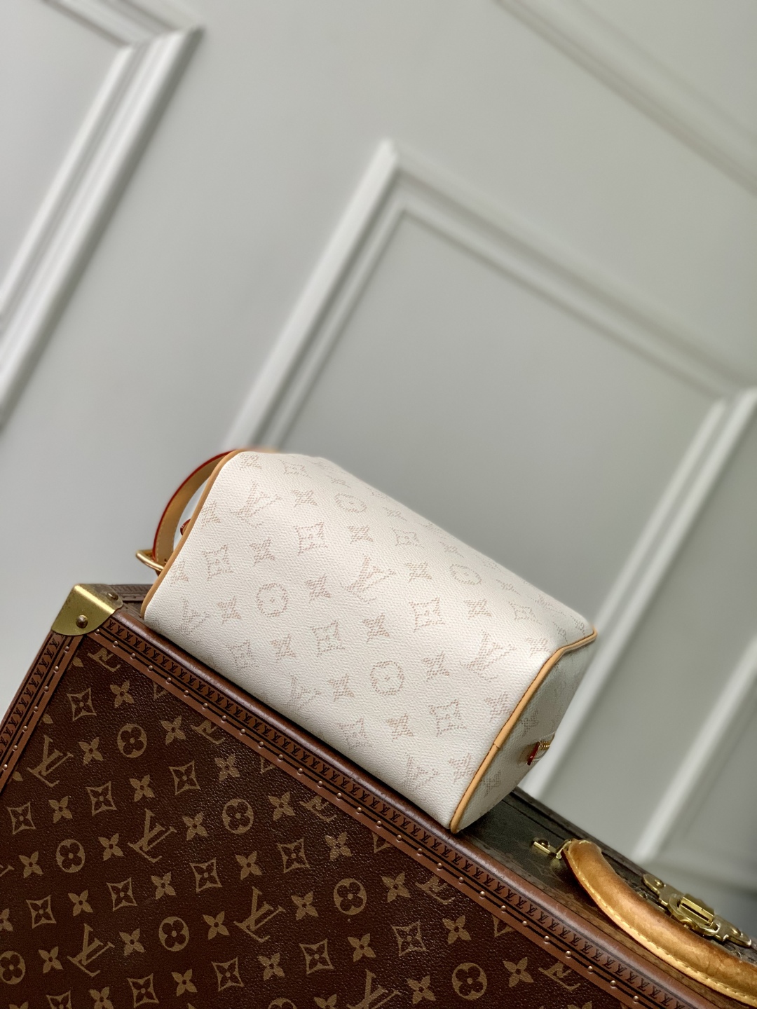 L0vis Vvtt0n Locker Dopp Kit Pouch -23 x 13 x 12CM