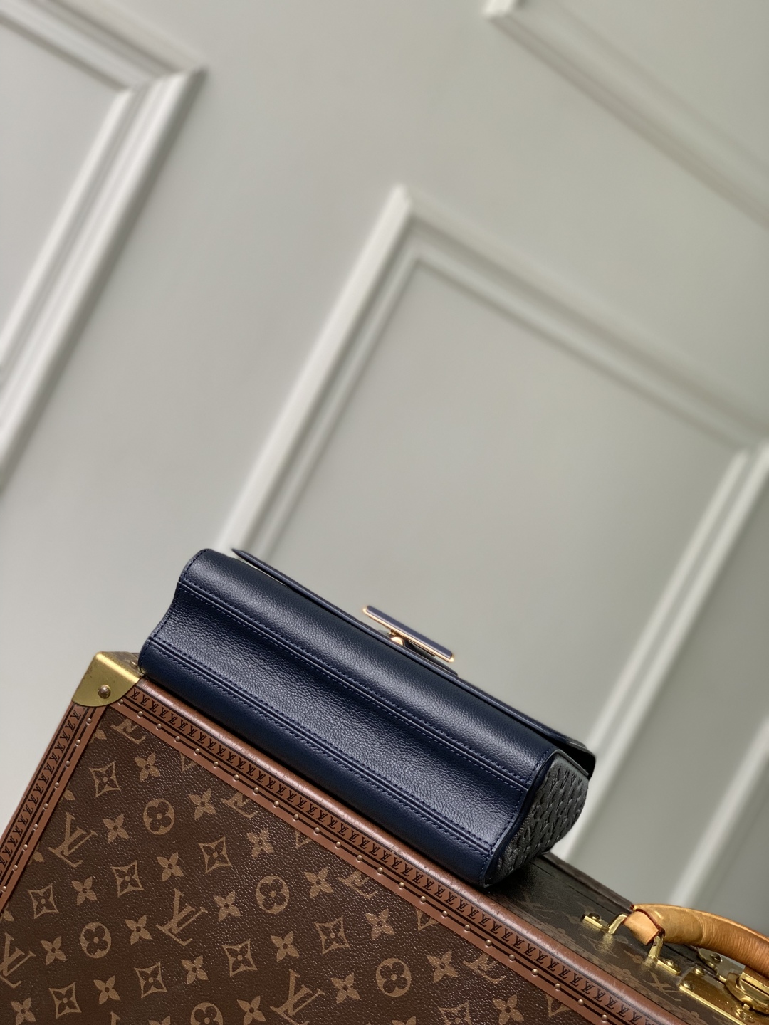L0vis Vvtt0n Twist MM Slim Bag-M14341-23 × 16 × 8CM