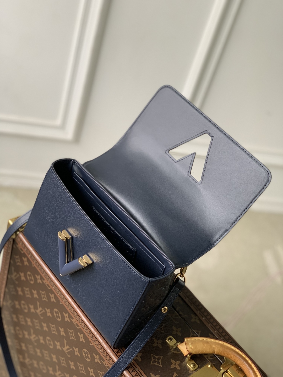 L0vis Vvtt0n Twist MM Slim Bag-M14341-23 × 16 × 8CM