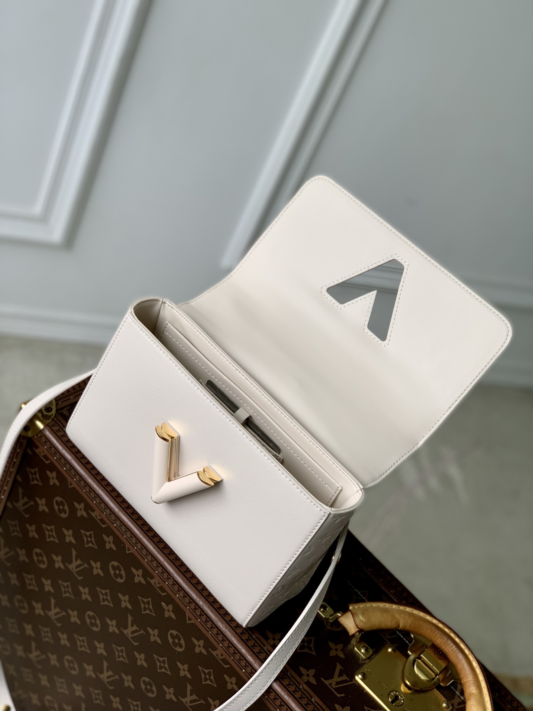 L0vis Vvtt0n Twist MM Slim Bag-M14341-23 × 16 × 8CM