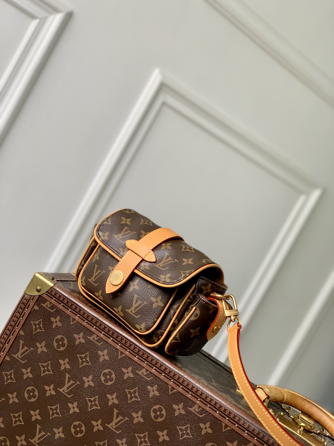 L0vis Vvtt0n Cargo Mini Bag- M14742- 10 x 23 CM