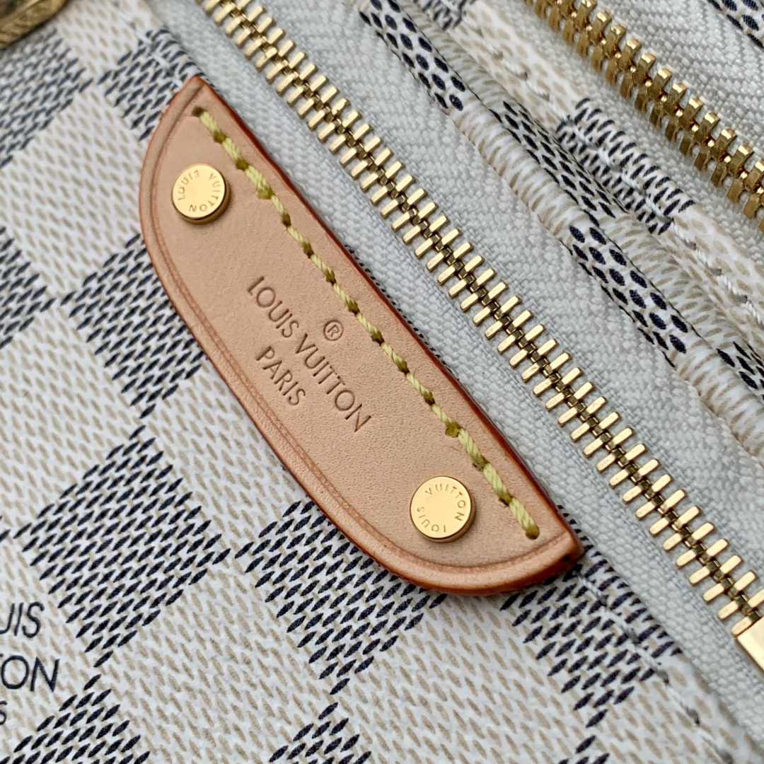 L0vis Vvtt0n Mini Bumbag-17 x 12 x 9.5CM