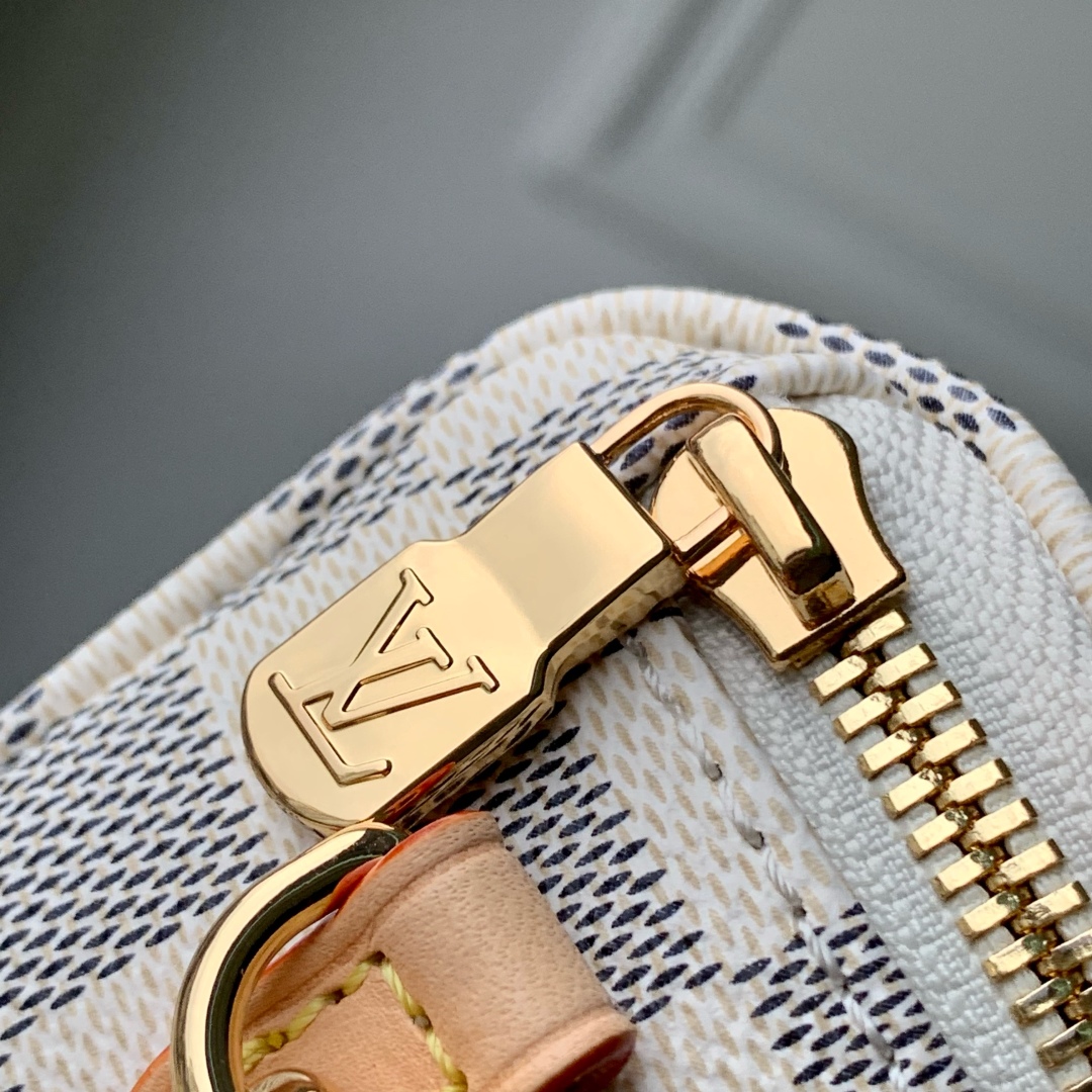L0vis Vvtt0n Mini Bumbag-17 x 12 x 9.5CM