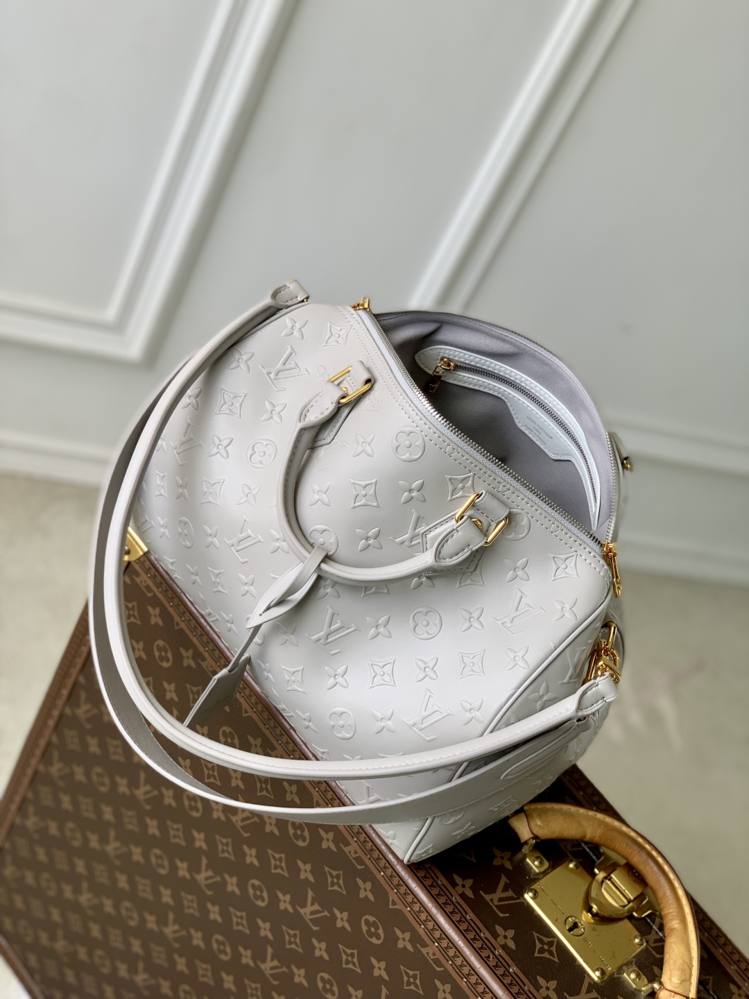 L0vis Vvtt0n Speedy Soft 30 Bag -21 x 17 x 30CM