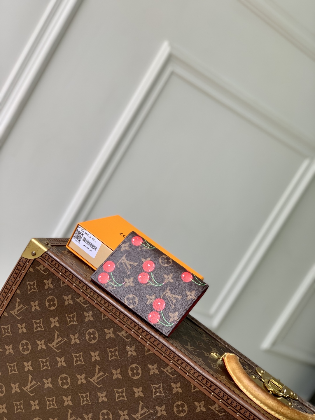 L0vis Vvtt0n Wallet-14 x 2.5 x 10CM