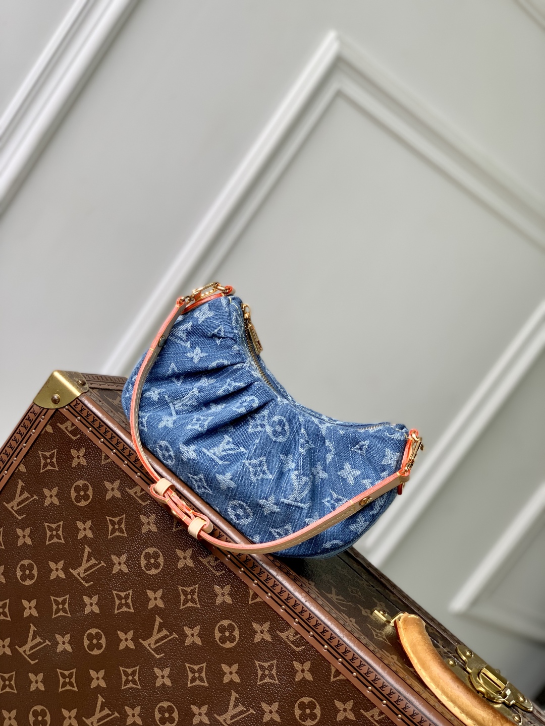 L0vis Vvtt0n Pochette Valley Bag-15 x 7 x 21CM