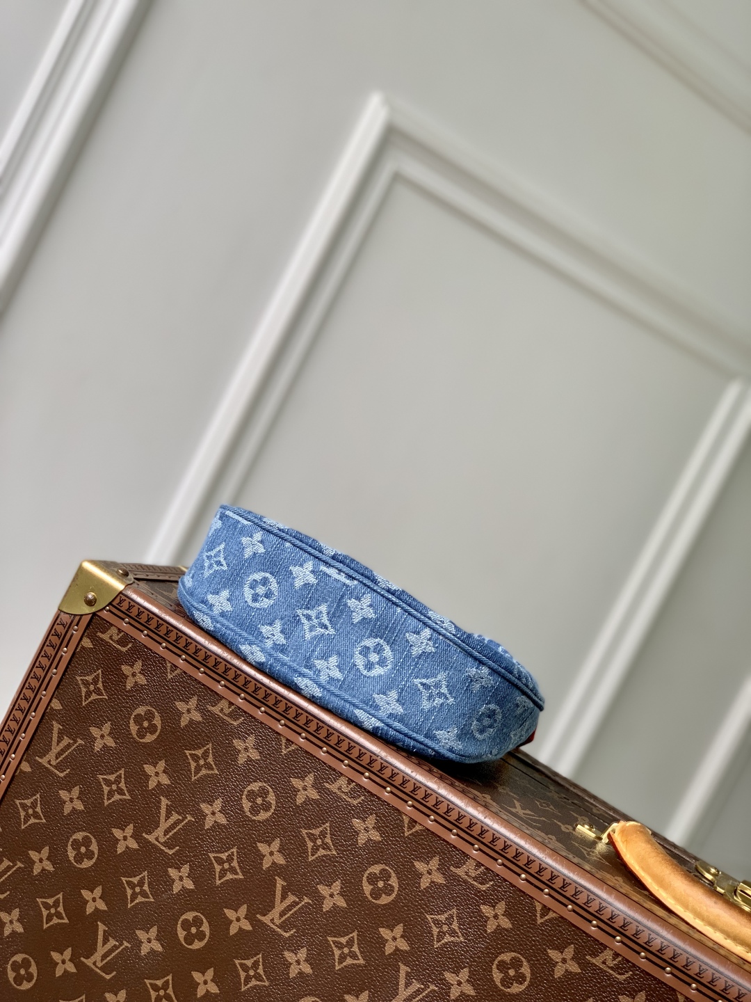 L0vis Vvtt0n Pochette Valley Bag-15 x 7 x 21CM