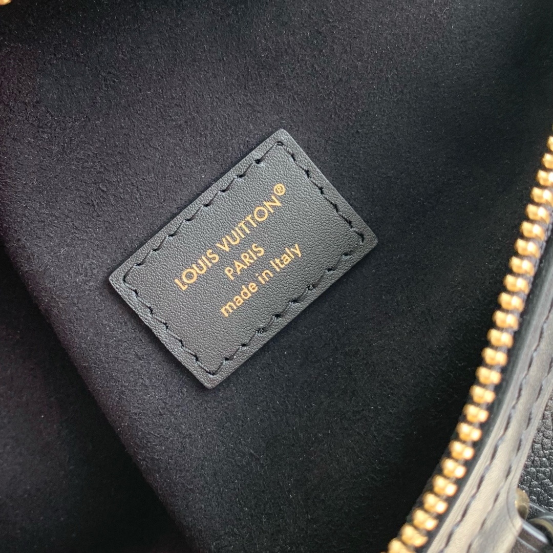 l0vis Vvtt0n high rise bumbag-31 x 15 x 6cm