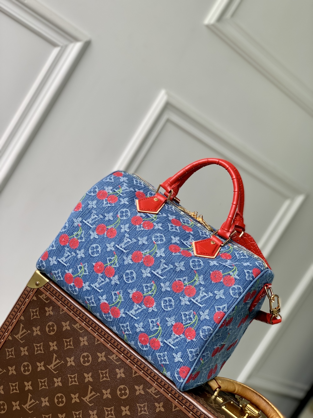 L0vis Vvtt0n Speedy Soft 30 Bag -21 x 17 x 30CM