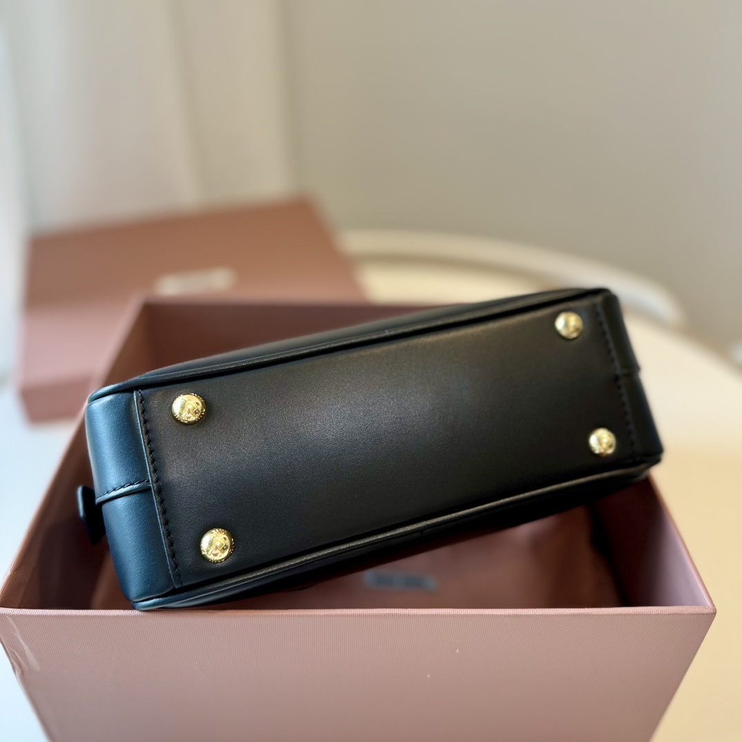 M1um1u Top Handbags-22X10.5X7.5CM