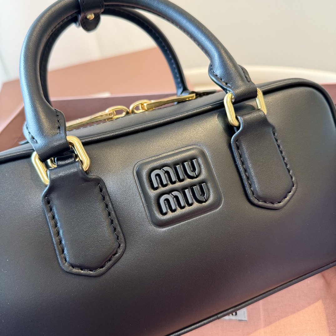 M1um1u Top Handbags-22X10.5X7.5CM