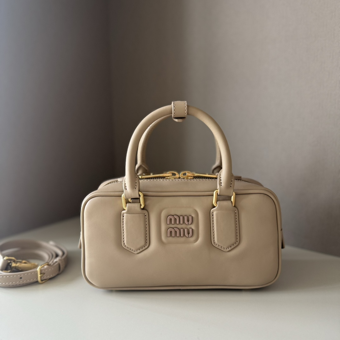 M1um1u Top Handbags-22X10.5X7.5CM