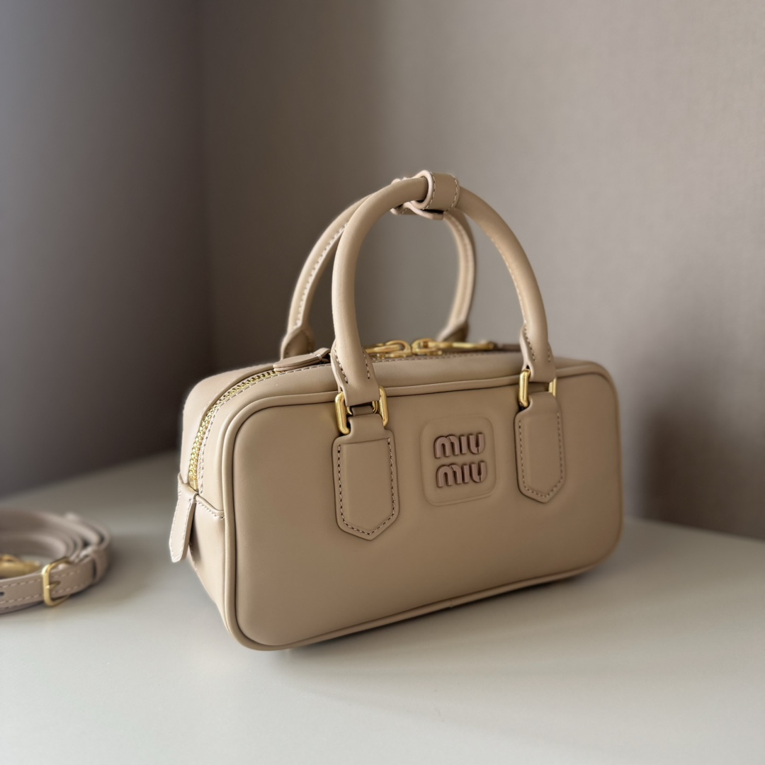 M1um1u Top Handbags-22X10.5X7.5CM