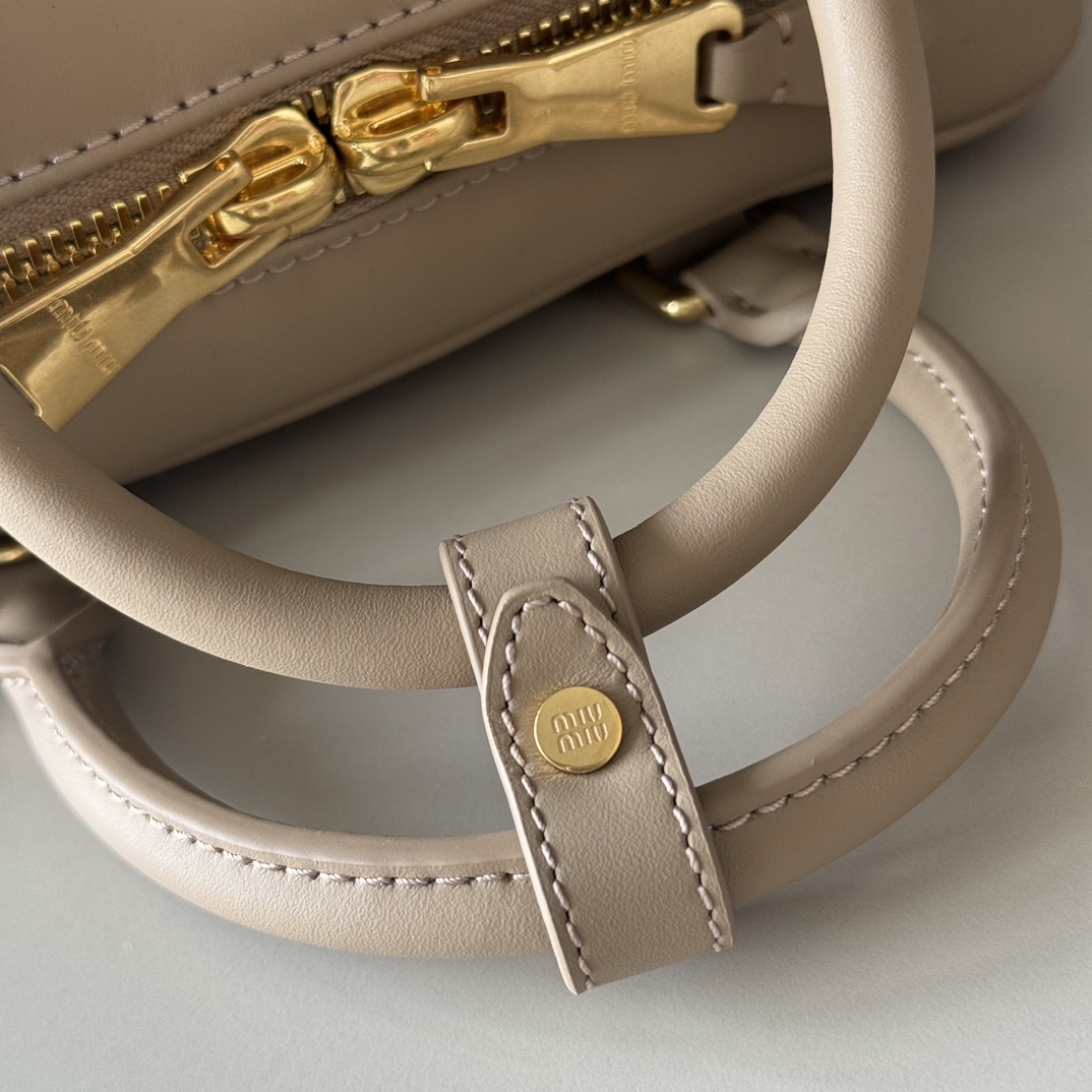 M1um1u Top Handbags-22X10.5X7.5CM