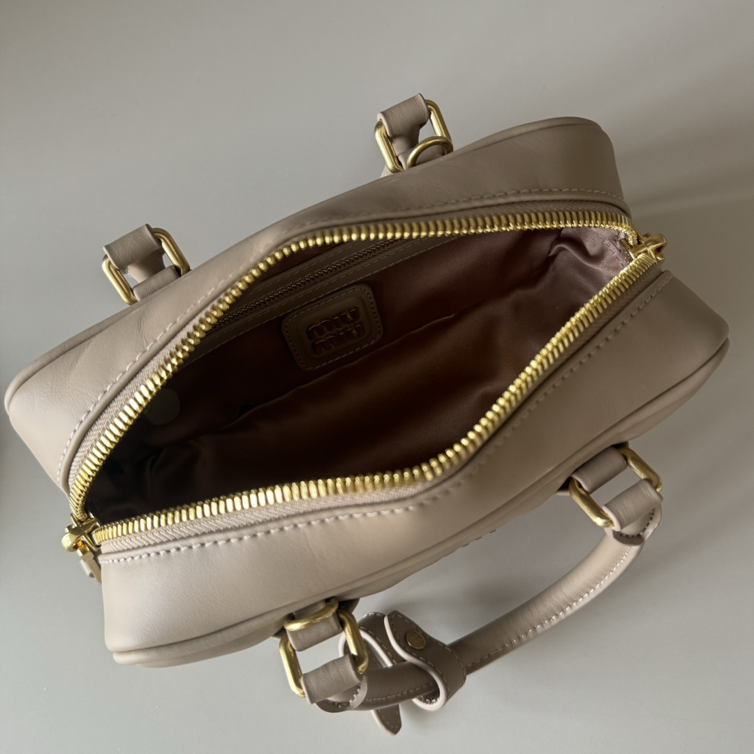 M1um1u Top Handbags-22X10.5X7.5CM