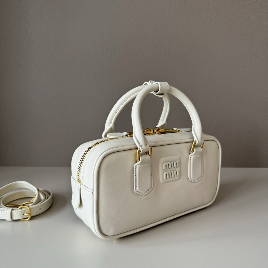 M1um1u Top Handbags-22X10.5X7.5CM