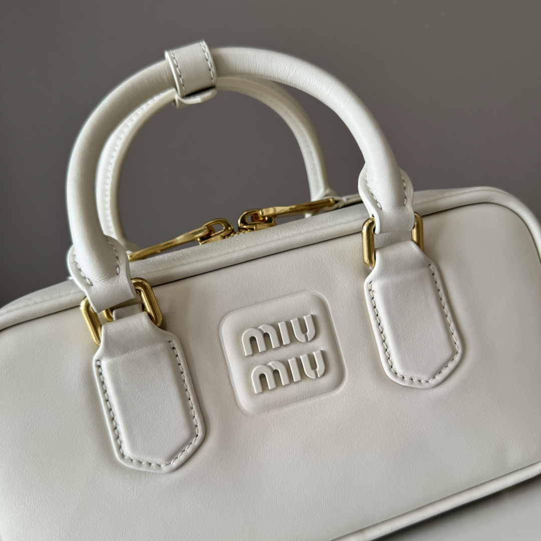 M1um1u Top Handbags-22X10.5X7.5CM